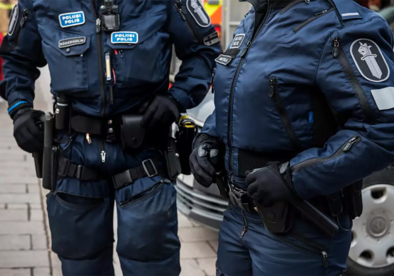 Полиция Финляндии расследует госзакупку некачественных защитных масок из Китая