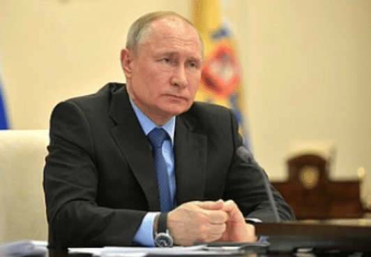Путин наделил Генштаб полномочиями определять требования к экспортной военной технике
