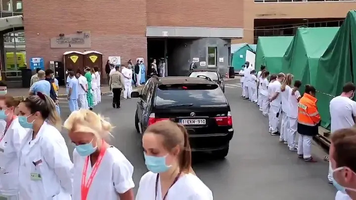 Врачи организовали "коридор позора" для премьера Бельгии, приехавшей в больницу