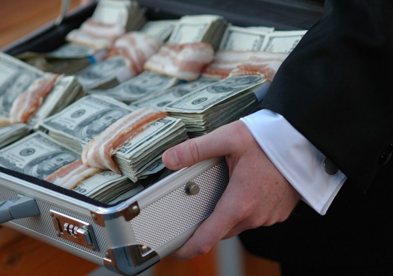 Законопроект об изъятии коррупционных денег чиновников внесли в Госдуму