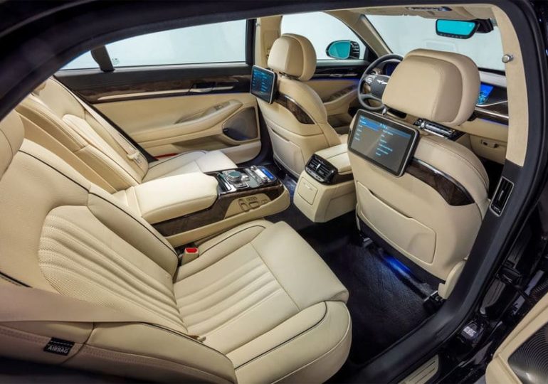 В РУДН на День всех влюбленных решили купить шикарный авто Genesis G90 Royal за 16,6 млн рублей